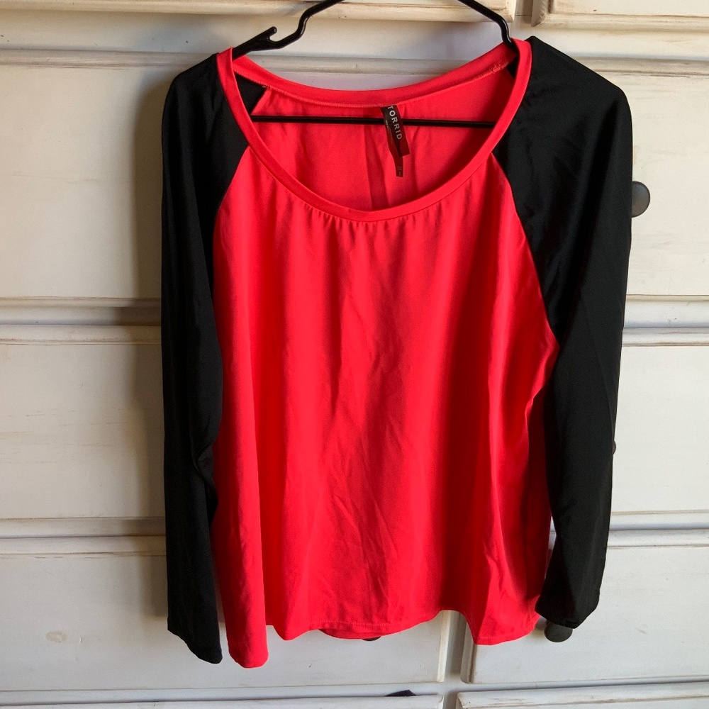Torrid long sleeve rash guard hot pink & black